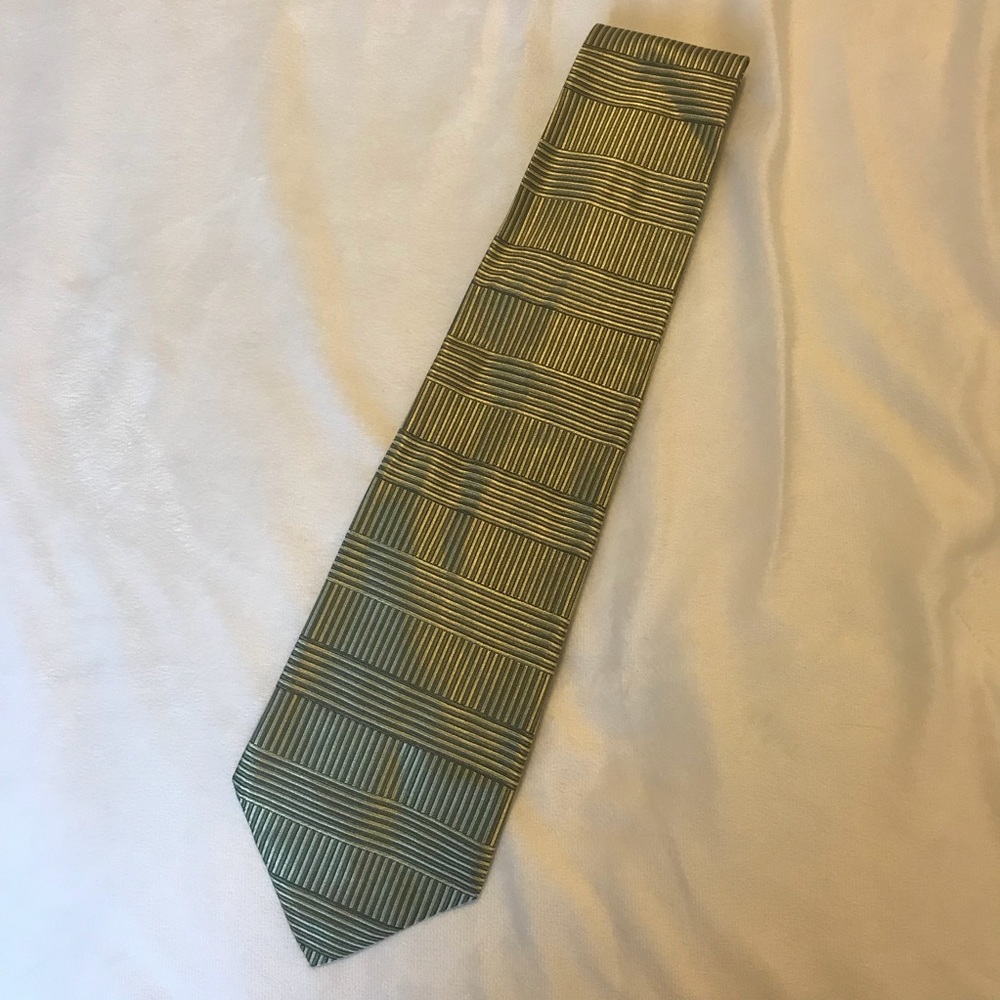 BOGO 🎉Bachrach Tie